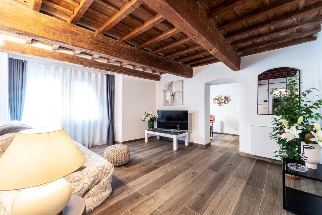 Palazzovilla Historic Building Luxury Suite Florence Buitenkant foto