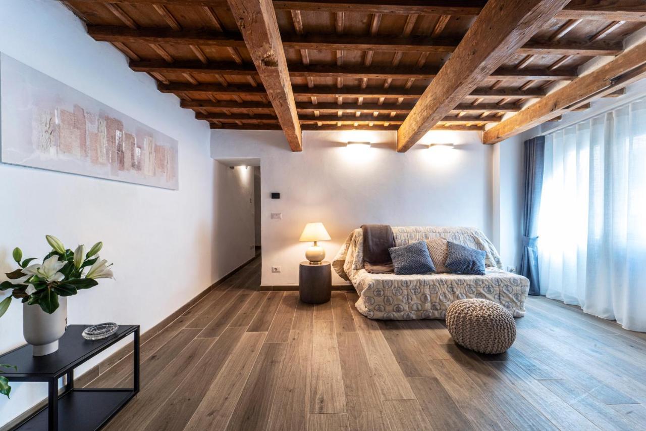 Palazzovilla Historic Building Luxury Suite Florence Buitenkant foto