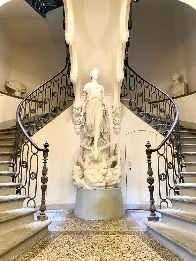 Palazzovilla Historic Building Luxury Suite Florence Buitenkant foto