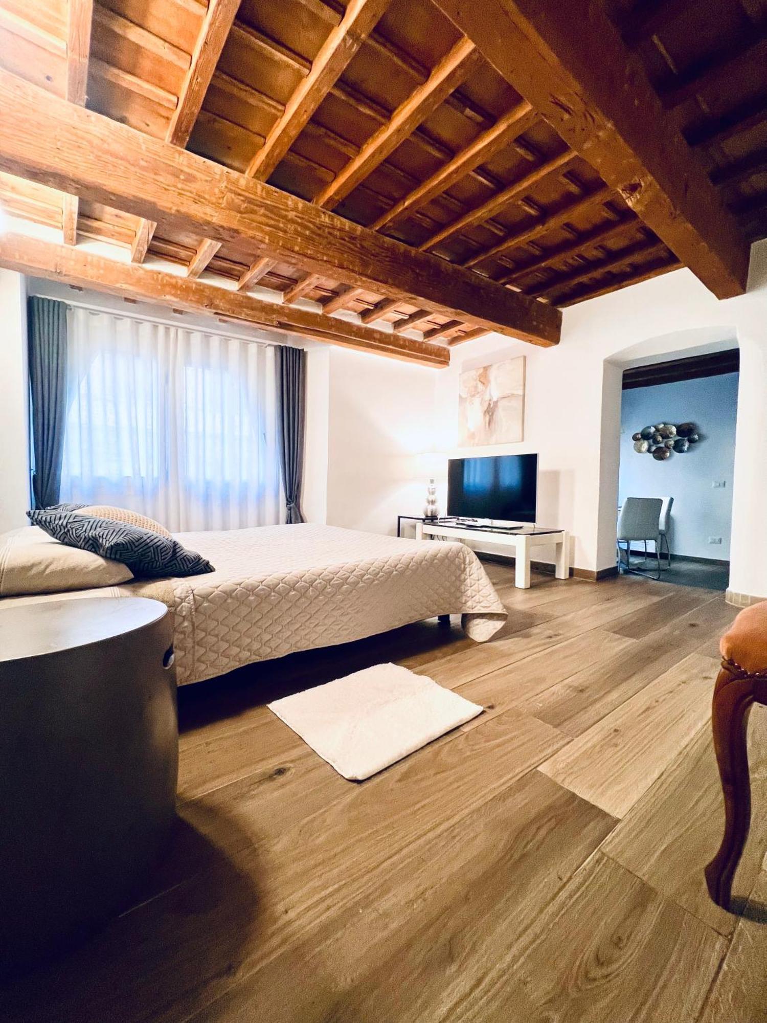 Palazzovilla Historic Building Luxury Suite Florence Buitenkant foto
